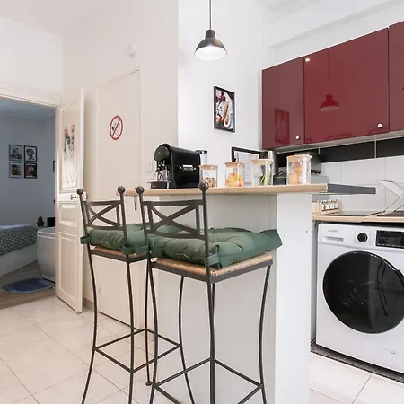 Apartment La Bulle De Canclaux, Balneo Nantes